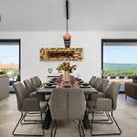 Villa De La Vie *