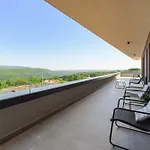 De La Vie Villa