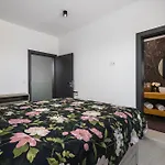 Villa De La Vie
