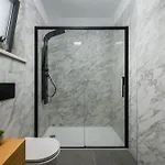 De La Vie Villa