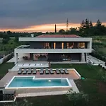 Villa De La Vie *