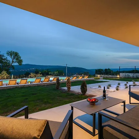 De La Vie Villa