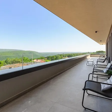 De La Vie Villa