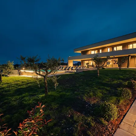 De La Vie Villa