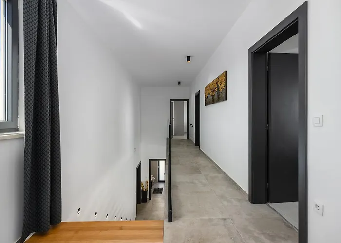 De La Vie Villa *